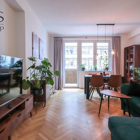 Beautiful Apartment In The City Center クラクフ エクステリア 写真